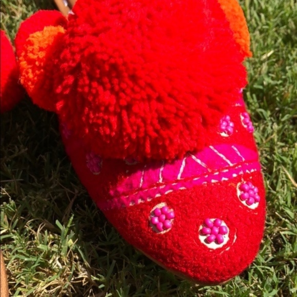 SALE Figue Iris Slide Mule Pointy Toe PomPom Slide - Picture 5 of 8